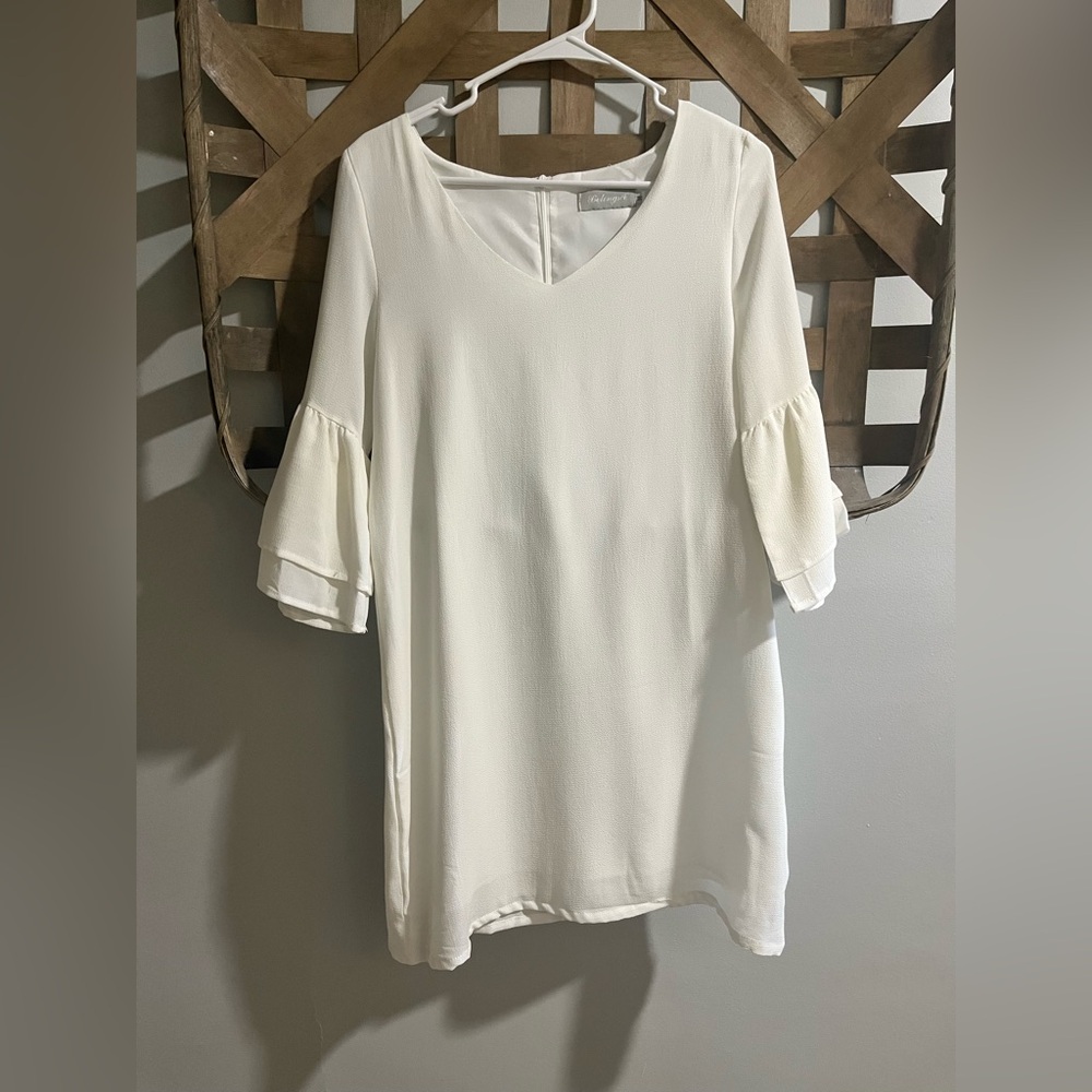 Chic Cream Women's Dress with Ruffled Sleeves